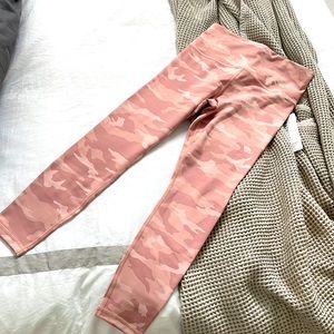 NWT Elation Camo 7/8 Tight - Size Small